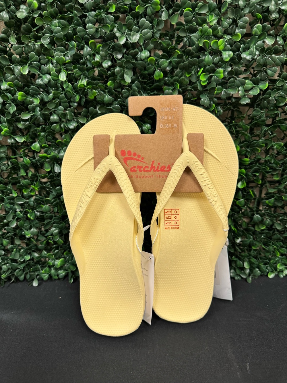 Archies Arch Support Flip Flops - Women’s 7